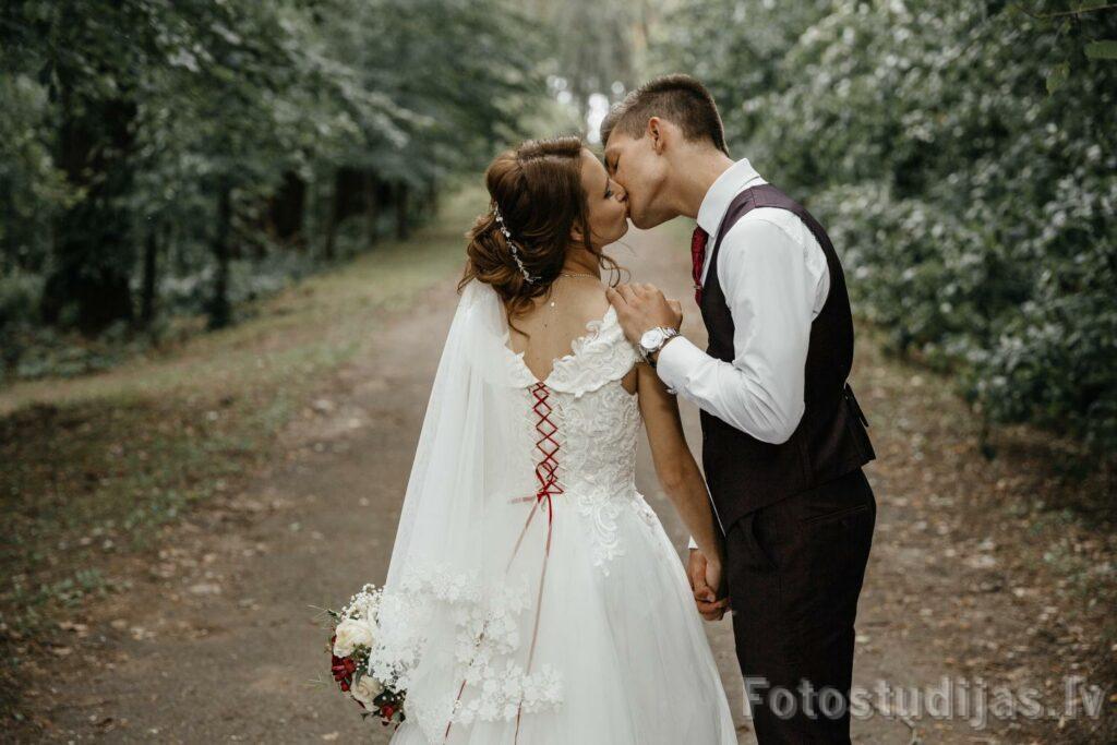 Kāzu fotogrāfs - fotosesijas fotostudijā un izbraukumā #6