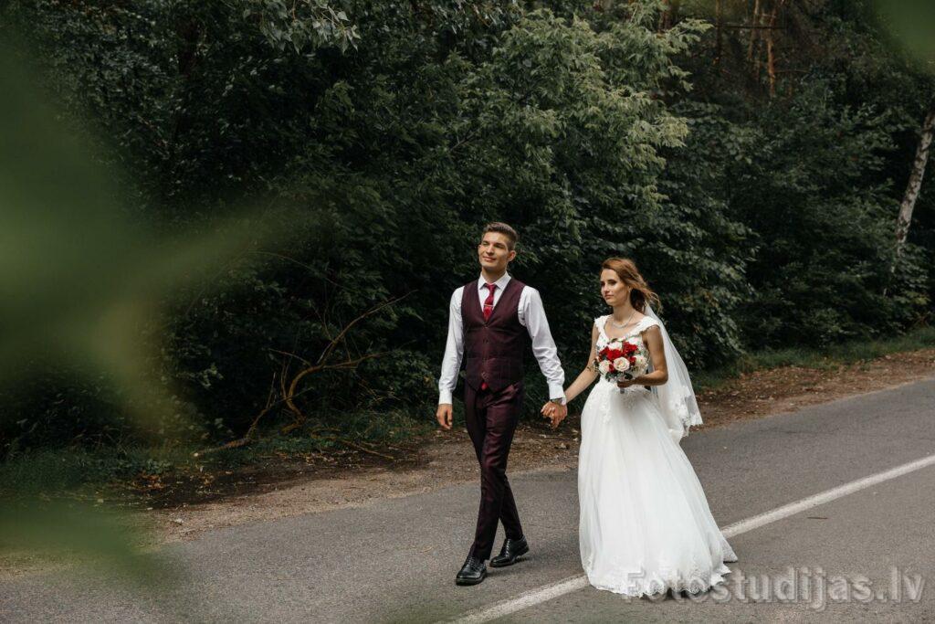 Kāzu fotogrāfs - fotosesijas fotostudijā un izbraukumā #7