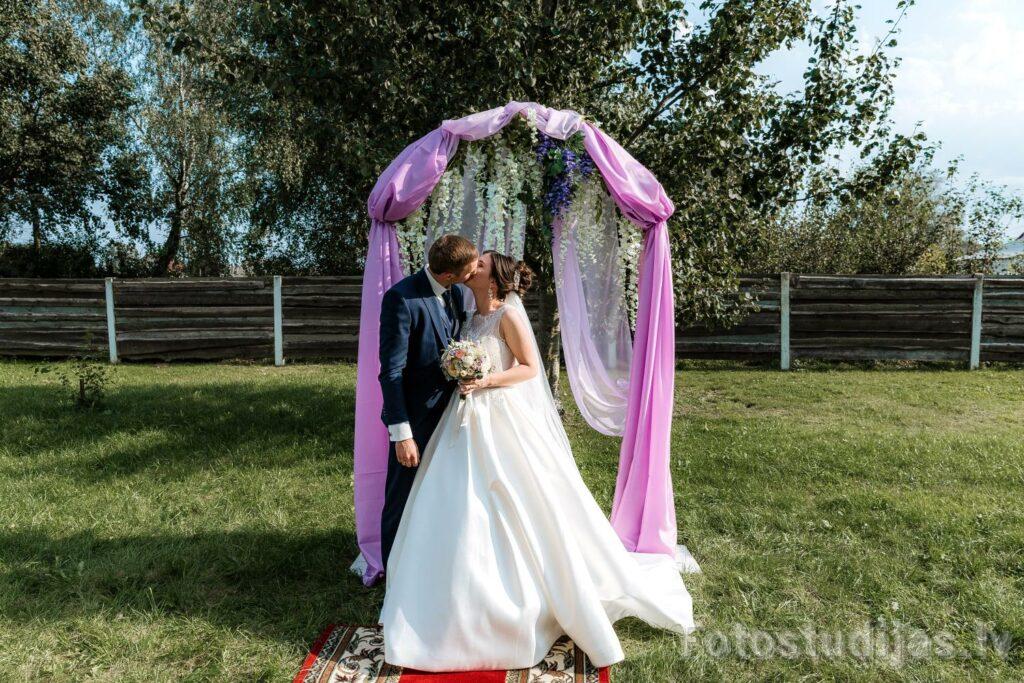 Kāzu fotogrāfs - fotosesijas fotostudijā un izbraukumā #9